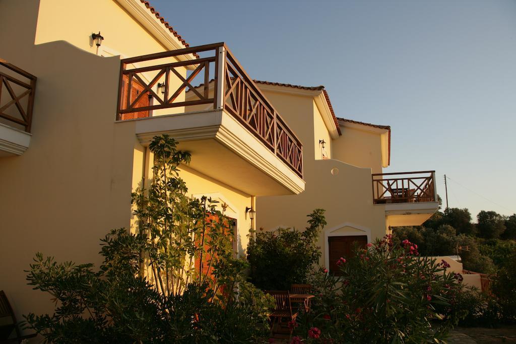 Irida Villa Armenistis  Kamer foto